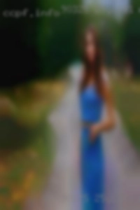 25yll01 mature females who